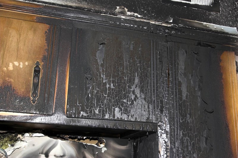 What Do Professionals Use To Clean Smoke Damage From Fire - How To Clean Soot Off Walls After A Fire